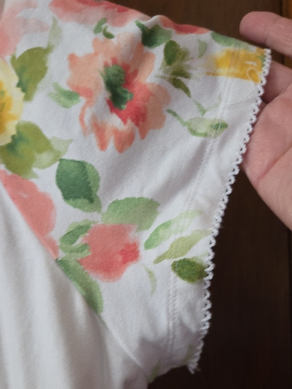 WORN ONCE Women’s White Floral Sequin Scoop Neck Top - Picture 5 of 10